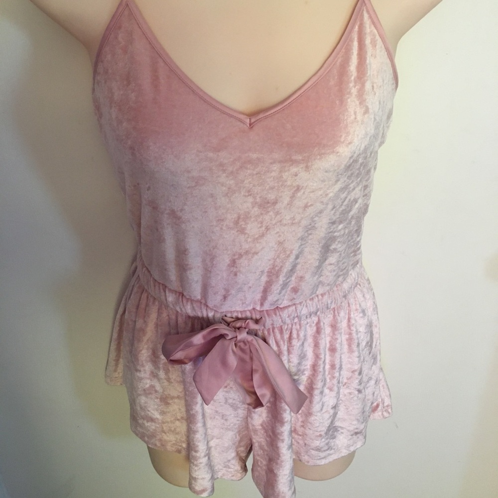 💖 Victoria’s Secret XS Crushed Velvet Romper